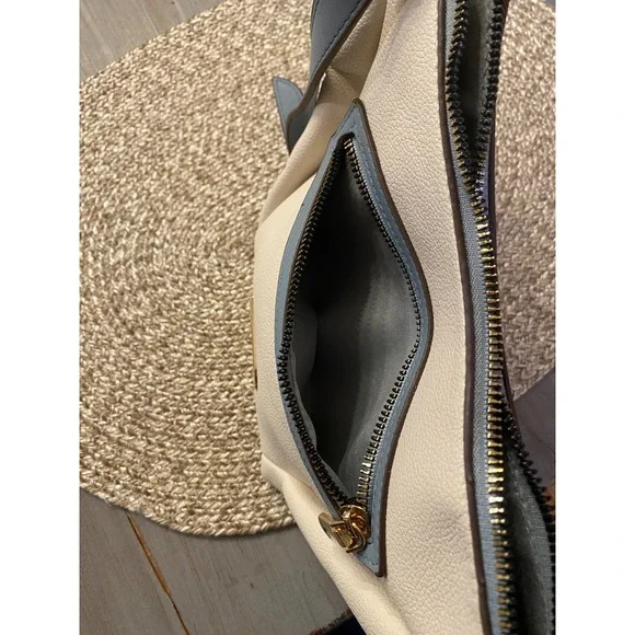 Adrienne Vittadini Two-Tone Light Gray Crossbody Bag with Dark Gray Trim - Picture 4 of 13